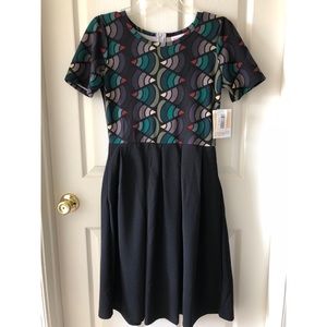 ✨Amelia bundle 2/$50✨NWT LuLaRoe Amelia dress M